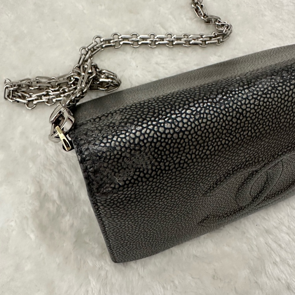 CHANEL Textured Black Crossbody Bag with Silver Chain - Picture 7 of 14